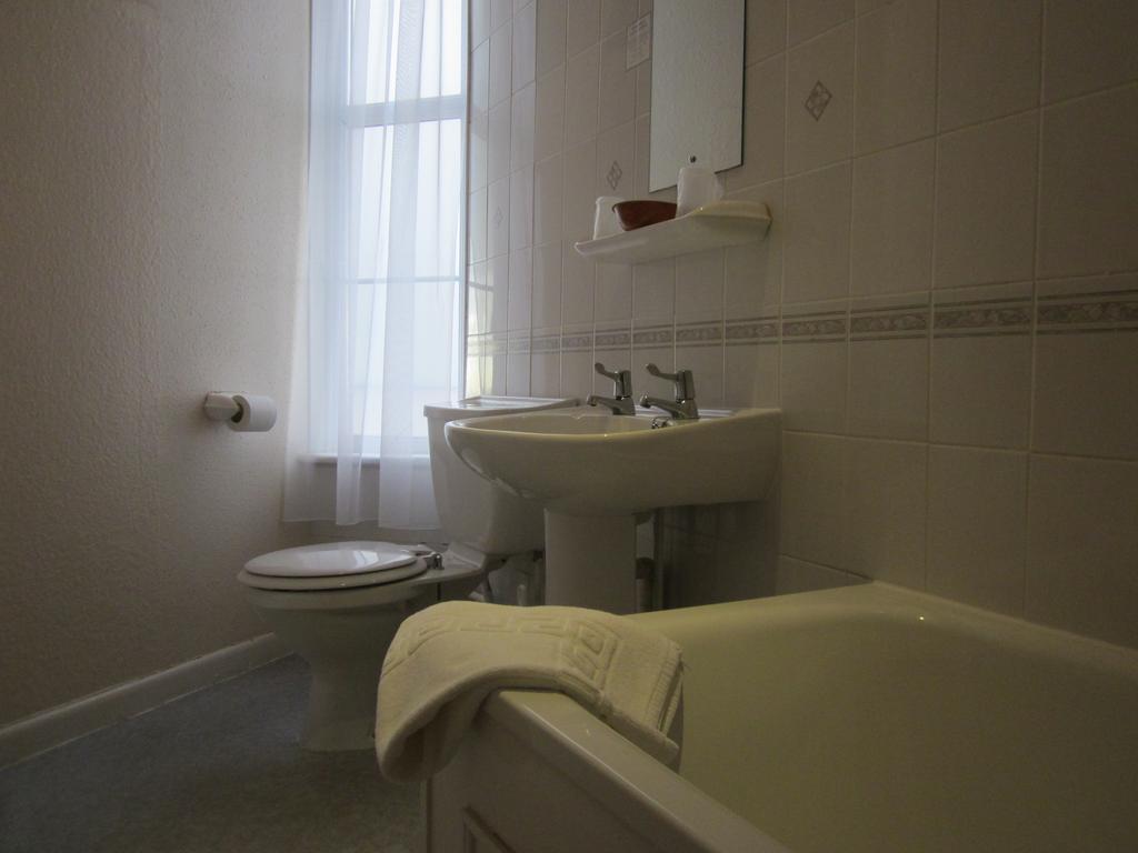 The Highcliffe Hotel Клівдон Номер фото