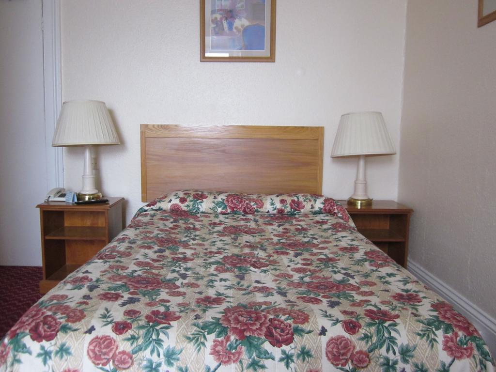 The Highcliffe Hotel Клівдон Номер фото