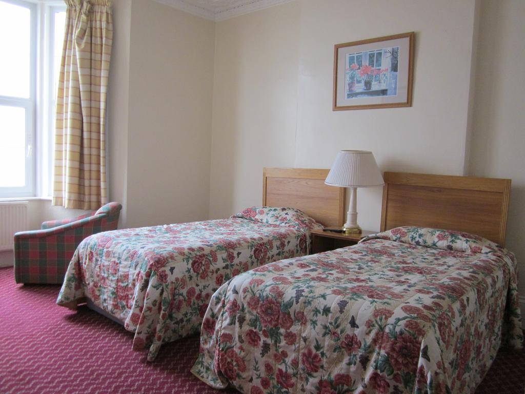 The Highcliffe Hotel Клівдон Номер фото