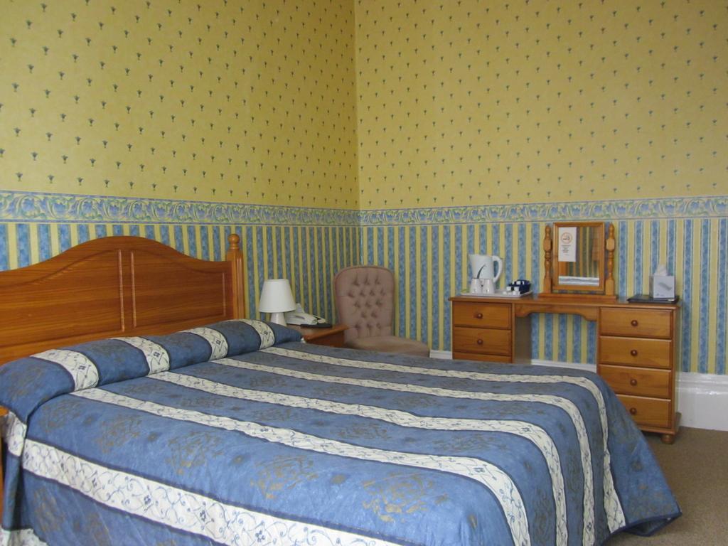 The Highcliffe Hotel Клівдон Номер фото