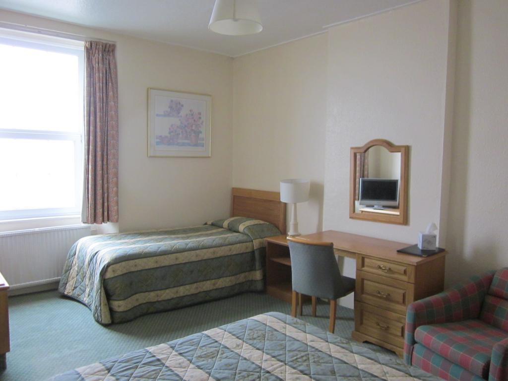 The Highcliffe Hotel Клівдон Номер фото